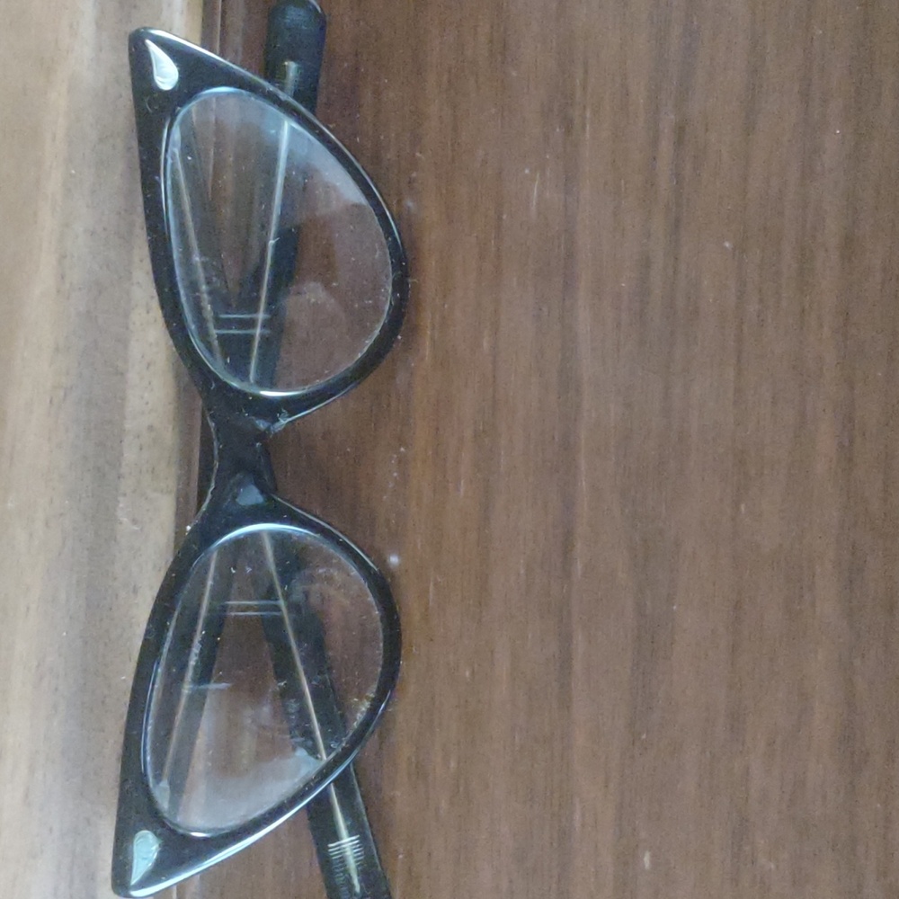 Vintage Black Cat-Eye Sunglasses